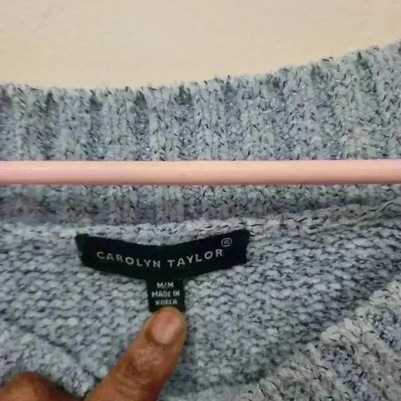 277. Carolyn  Taylor  heather gray long sleeve slightly cropped Size medium - Picture 5 of 5